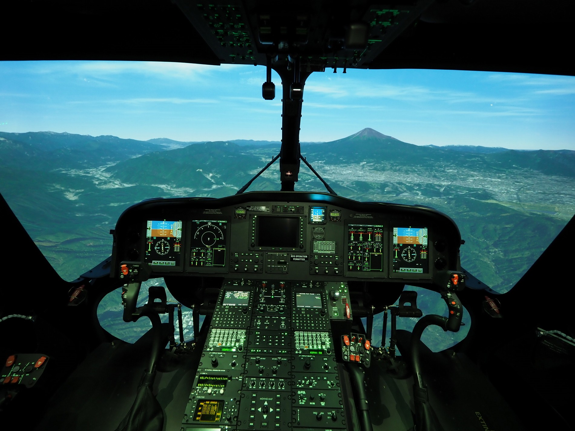 HAI HELI-EXPO 2022: Leonardo and Suzuyo mark first certified helicopter Level D Full Flight Simulator in Japan